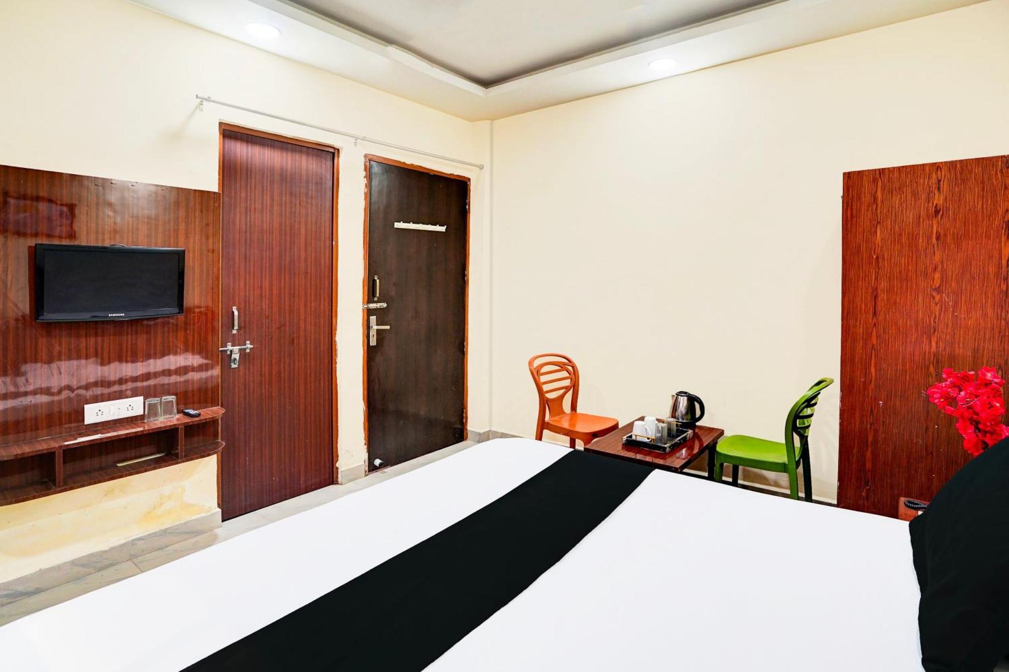 Hotel O Nova Resorts & Luxury Farm Raebareli Exterior photo