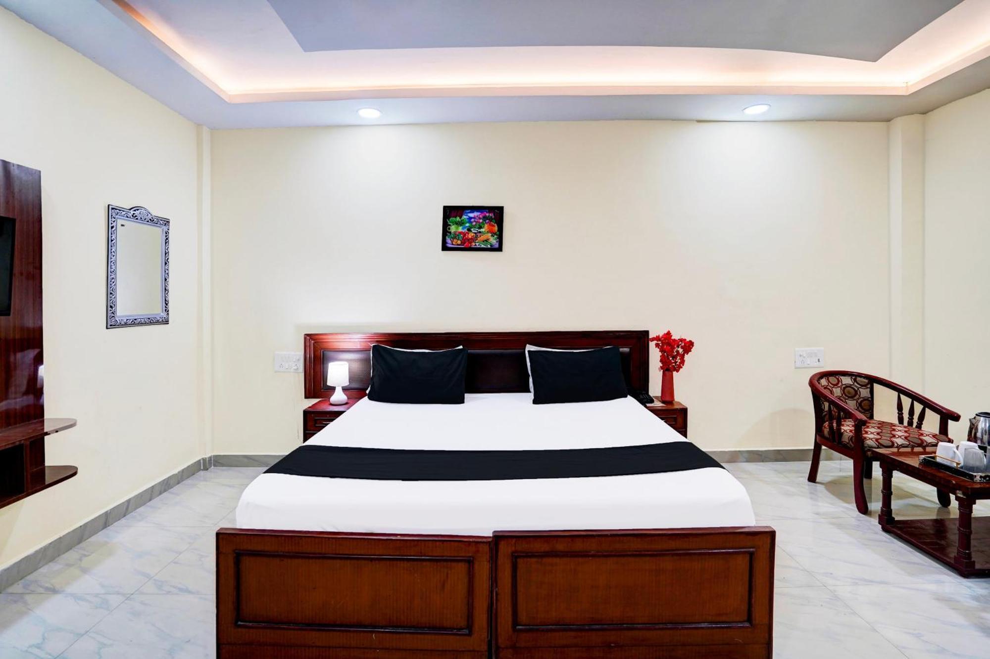 Hotel O Nova Resorts & Luxury Farm Raebareli Exterior photo