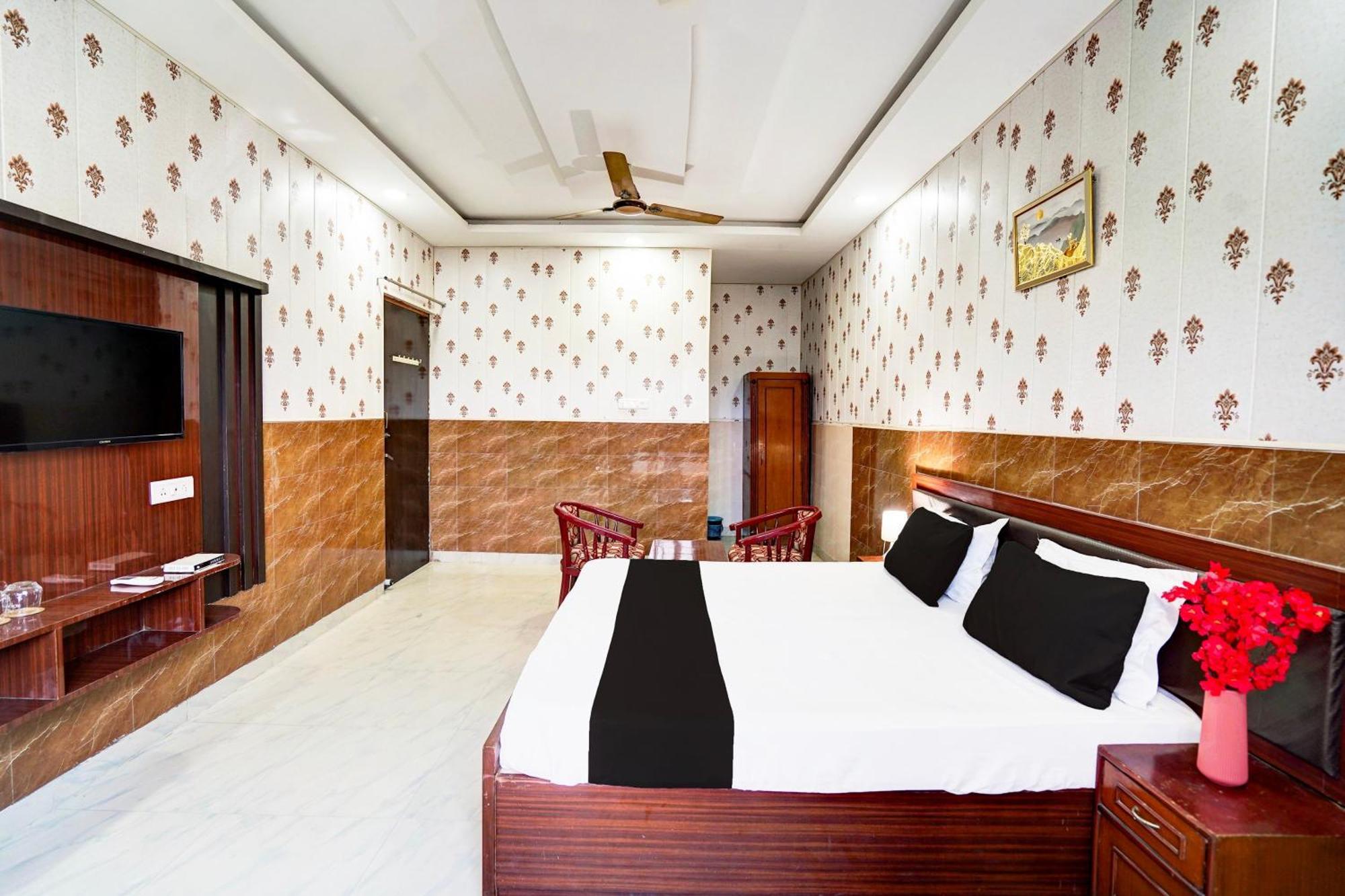Hotel O Nova Resorts & Luxury Farm Raebareli Exterior photo